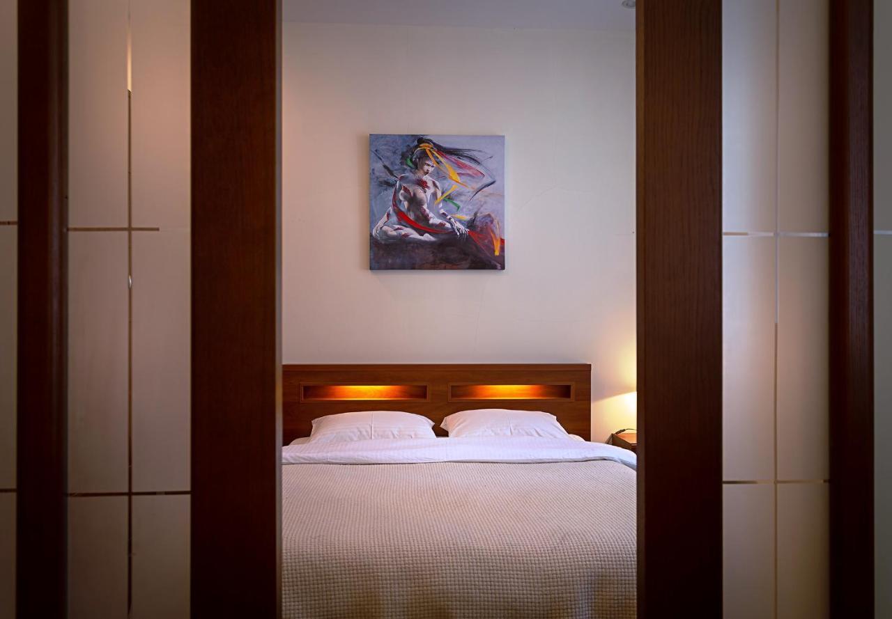 Kyiv High Standard Apartment Bagian luar foto