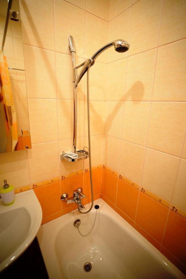 Kyiv High Standard Apartment Bagian luar foto