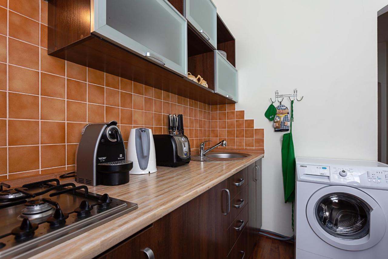 Kyiv High Standard Apartment Bagian luar foto